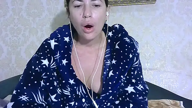 Snapshot of StunnigArt chatting on September 30, 1:43 am StunnigArt online show from September 30, 1:43 am