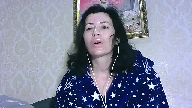 Snapshot of StunnigArt chatting on October 4, 1:25 am StunnigArt online show from October 4, 1:25 am