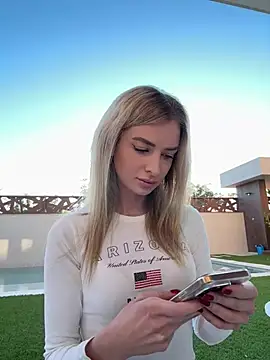 Snapshot of EvieEvans chatting on January 14, 4:18 pm EvieEvans online show from January 14, 4:18 pm