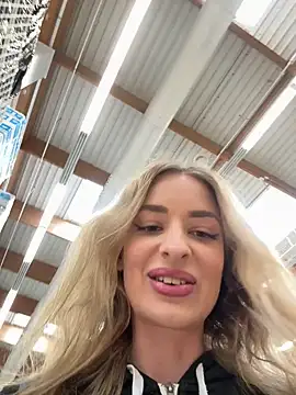 Snapshot of EvieEvans chatting on February 21, 3:54 pm EvieEvans online show from February 21, 3:54 pm