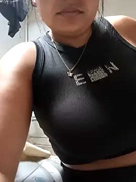 Snapshot of stefanie010 chatting on December 3, 7:23 pm stefanie010 online show from December 3, 7:23 pm