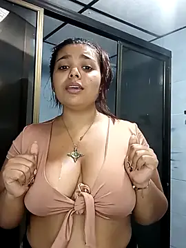 Snapshot of stefanie010 chatting on February 4, 7:09 pm stefanie010 online show from February 4, 7:09 pm