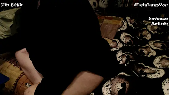 Snapshot of LeluLuvsYou chatting on December 19, 4:45 am LeluLuvsYou online show from December 19, 4:45 am