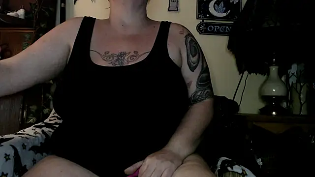 Snapshot of LeluLuvsYou chatting on March 12, 3:02 am LeluLuvsYou online show from March 12, 3:02 am