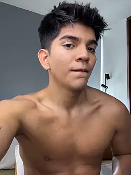 santiago 01 online show from May 16, 7:34 pm