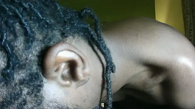 Snapshot of Ndnluv21 chatting on October 7, 10:07 pm Ndnluv21 online show from October 7, 10:07 pm