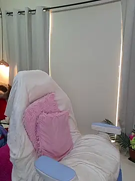 Snapshot of NaomiShimizu chatting on April 30, 8:57 pm NaomiShimizu online show from April 30, 8:57 pm