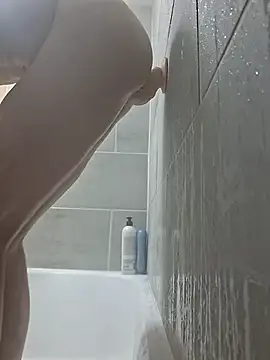 Snapshot of chillmfrs chatting on December 14, 8:09 am chillmfrs online show from December 14, 8:09 am