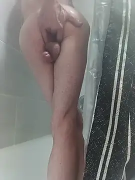 Snapshot of chillmfrs chatting on February 15, 8:57 am chillmfrs online show from February 15, 8:57 am