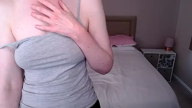 Snapshot of British_Goddess_Anna chatting on March 21, 2:51 pm British Goddess Anna online show from March 21, 2:51 pm