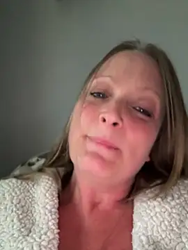HoneyBluex online show from May 18, 6:58 pm