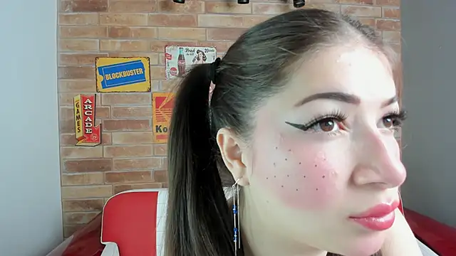 Snapshot of miss__pamela chatting on October 21, 11:00 am miss pamela online show from October 21, 11:00 am