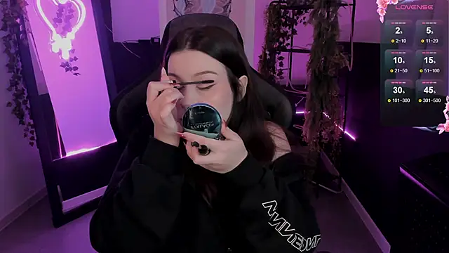 CoralineKeyns online show from September 26, 5:22 am