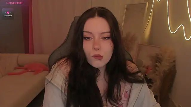 CoralineKeyns online show from February 18, 5:36 am