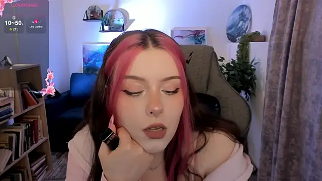 CoralineKeyns online show from April 30, 5:36 am