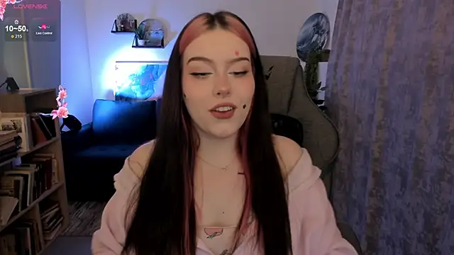 CoralineKeyns online show from May 11, 5:13 am