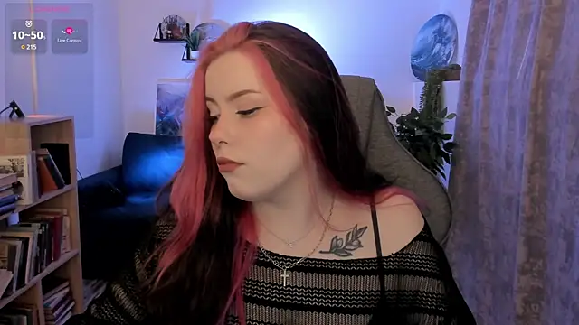 CoralineKeyns online show from May 19, 5:14 am