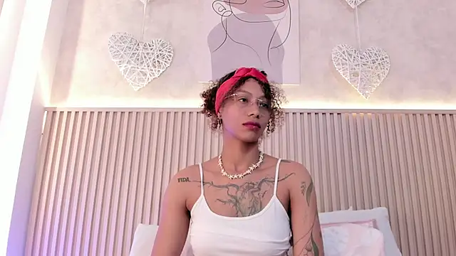 daiana curly online show from October 25, 7:52 pm