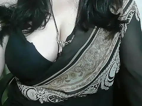 Snapshot of rehana_housewife chatting on May 20, 3:45 am rehana housewife online show from May 20, 3:45 am