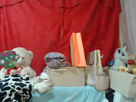 hottieperla online show from November 17, 6:35 pm