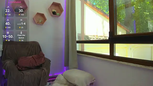 Awesome Jolie online show from May 18, 9:59 am