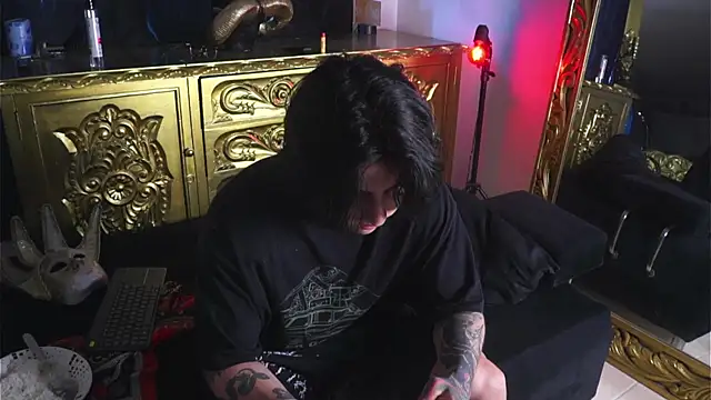 Snapshot of dantecoppolaa_ chatting on December 2, 7:16 pm dantecoppolaa online show from December 2, 7:16 pm