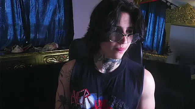 Snapshot of dantecoppolaa_ chatting on January 8, 7:56 pm dantecoppolaa online show from January 8, 7:56 pm