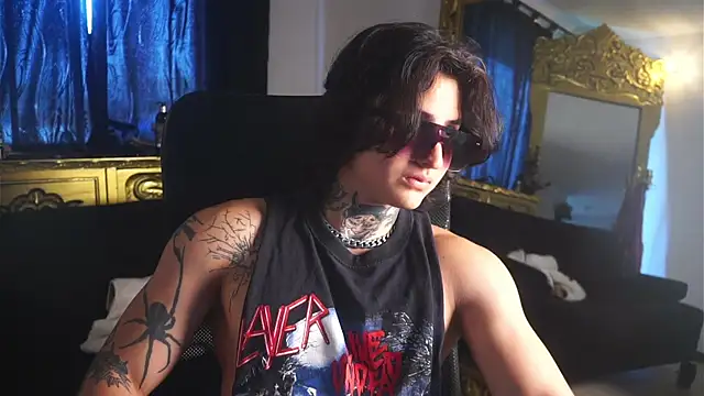 Snapshot of dantecoppolaa_ chatting on February 8, 3:42 pm dantecoppolaa online show from February 8, 3:42 pm