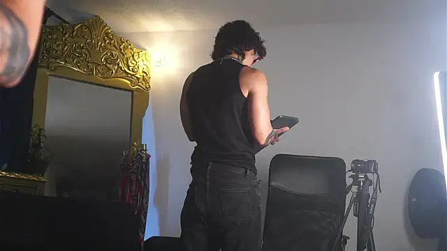 Snapshot of dantecoppolaa_ chatting on February 16, 9:59 pm dantecoppolaa online show from February 16, 9:59 pm
