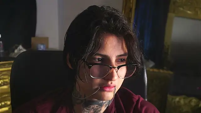 Snapshot of dantecoppolaa_ chatting on February 19, 9:58 pm dantecoppolaa online show from February 19, 9:58 pm