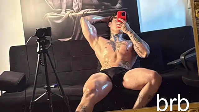 Snapshot of dantecoppolaa_ chatting on September 8, 8:52 pm dantecoppolaa online show from September 8, 8:52 pm