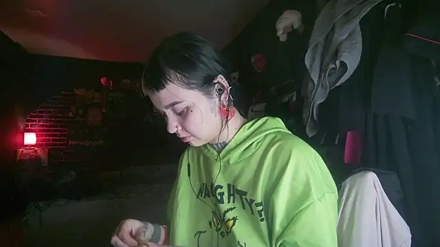 Snapshot of MoorderxDoll chatting on December 31, 6:02 pm MoorderxDoll online show from December 31, 6:02 pm