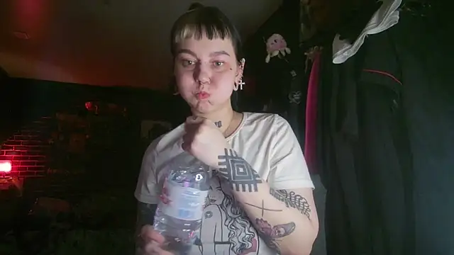 Snapshot of MoorderxDoll chatting on February 2, 7:57 pm MoorderxDoll online show from February 2, 7:57 pm