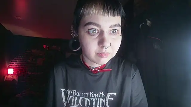 Snapshot of MoorderxDoll chatting on February 13, 7:52 pm MoorderxDoll online show from February 13, 7:52 pm