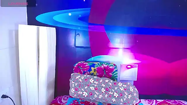 Snapshot of Cristalxxts chatting on October 11, 9:02 pm Cristalxxts online show from October 11, 9:02 pm