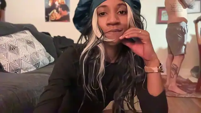 Snapshot of cutiesigh chatting on October 8, 1:03 am cutiesigh online show from October 8, 1:03 am