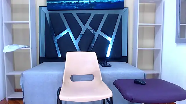 Snapshot of mailo_bronw chatting on December 24, 2:44 pm mailo bronw online show from December 24, 2:44 pm