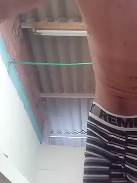 Snapshot of mailo_bronw chatting on April 6, 7:04 pm mailo bronw online show from April 6, 7:04 pm