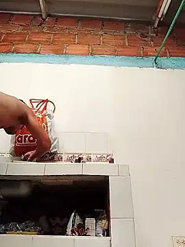 Snapshot of mailo_bronw chatting on April 14, 2:12 pm mailo bronw online show from April 14, 2:12 pm