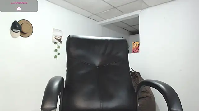 Snapshot of Aaronblack1_ chatting on September 22, 1:51 am Aaronblack1 online show from September 22, 1:51 am