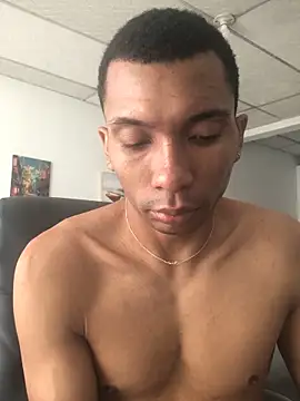 Aaronblack1  online show from May 10, 2:33 pm