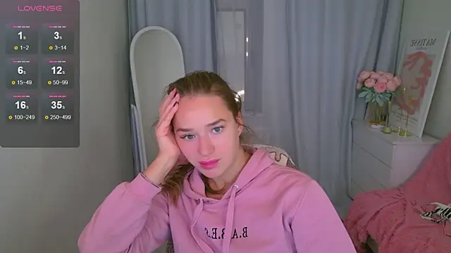 Snapshot of LovelyJessie chatting on October 10, 2:05 pm LovelyJessie online show from October 10, 2:05 pm