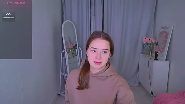 Snapshot of LovelyJessie chatting on January 13, 1:38 pm LovelyJessie online show from January 13, 1:38 pm