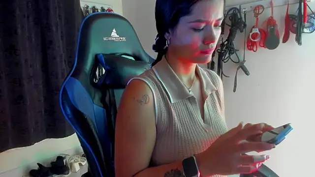 scarlet-kennedy98 online show from November 4, 10:20 pm