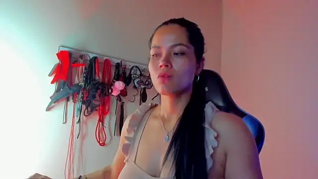 Snapshot of scarlet-kennedy98 chatting on April 8, 7:47 pm scarlet-kennedy98 online show from April 8, 7:47 pm