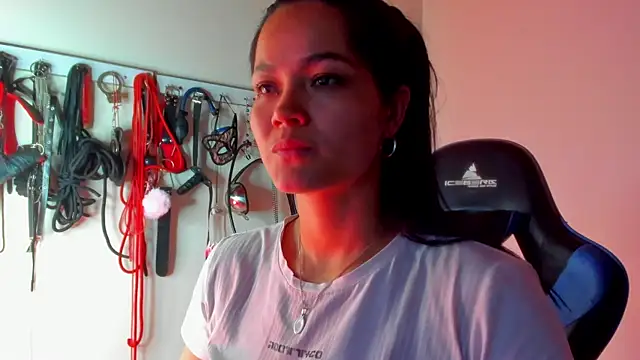 Snapshot of scarlet-kennedy98 chatting on April 20, 8:32 pm scarlet-kennedy98 online show from April 20, 8:32 pm