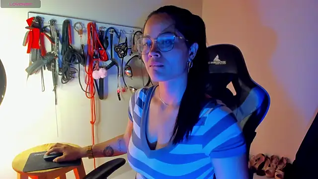 Snapshot of scarlet-kennedy98 chatting on April 21, 10:45 pm scarlet-kennedy98 online show from April 21, 10:45 pm