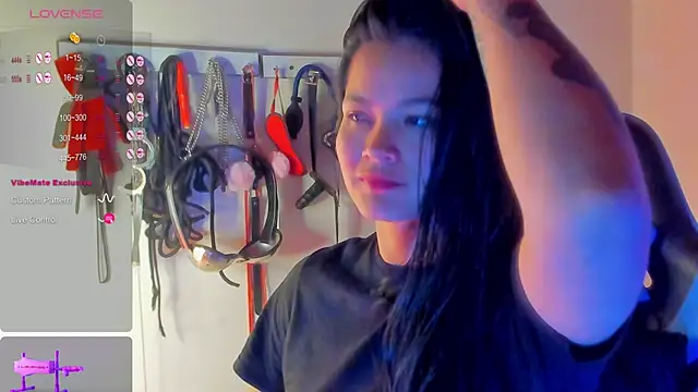 Snapshot of scarlet-kennedy98 chatting on May 3, 10:27 pm scarlet-kennedy98 online show from May 3, 10:27 pm