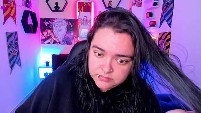 Snapshot of Luise_Meyrink chatting on December 14, 3:18 am Luise Meyrink online show from December 14, 3:18 am