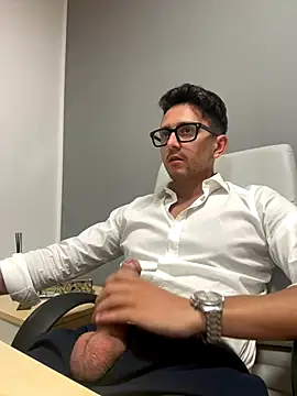 Snapshot of masterboss_ chatting on September 23, 12:08 pm masterboss  online show from September 23, 12:08 pm